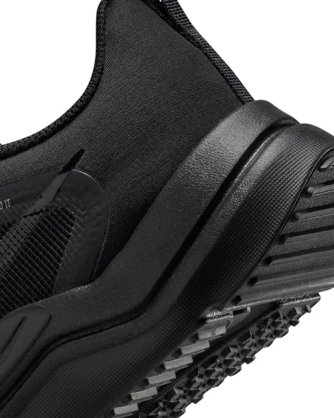 nike-downshifter-12-kolor-podeszwy-czarny