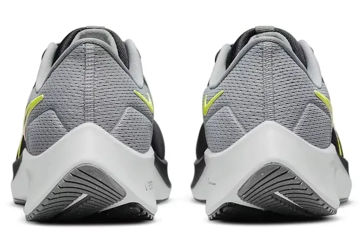 nike-air-zoom-pegasus-38-kolor-szary-zolty-czarny
