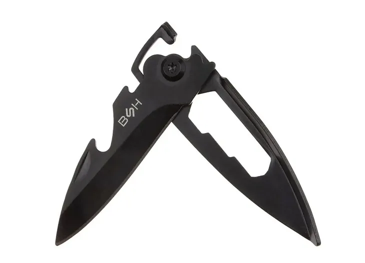 noz-krzesiwo-latarka-multitool-gwizdek