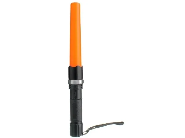 noz-krzesiwo-latarka-multitool-gwizdek