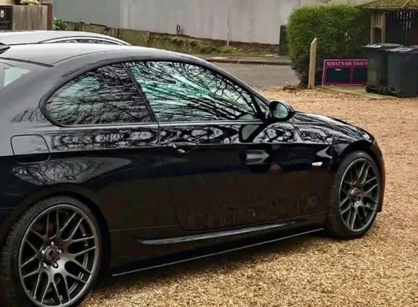 listwy-pod-progi-bmw-e92-e93-m-performance-matt-waga-z-opakowaniem-16-kg