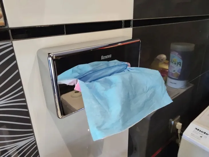 dozownik-chusteczek-renova-maxi-chrome-stan-nowy-kolor-chrom