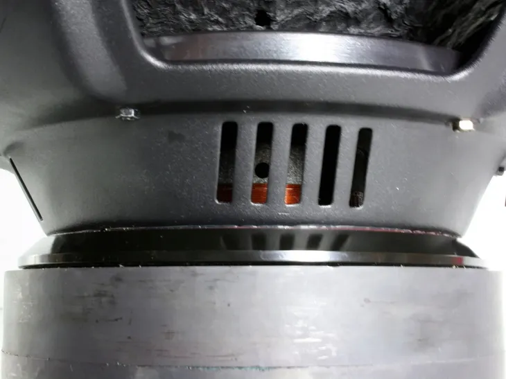 glosnik-excursion-subwoofer-12-30cm-2500w-stan-nowy-produkt-wprowadzony-do-obrotu-na-terenie-ue-przed-13-12-2024-tak