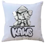 poduszka-kaws-producent