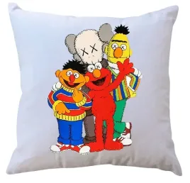 poduszka-kaws-producent