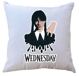 poduszka-wednesday-addams-producent