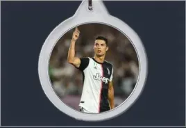 brelok-do-kluczy-cristiano-ronaldo-producent