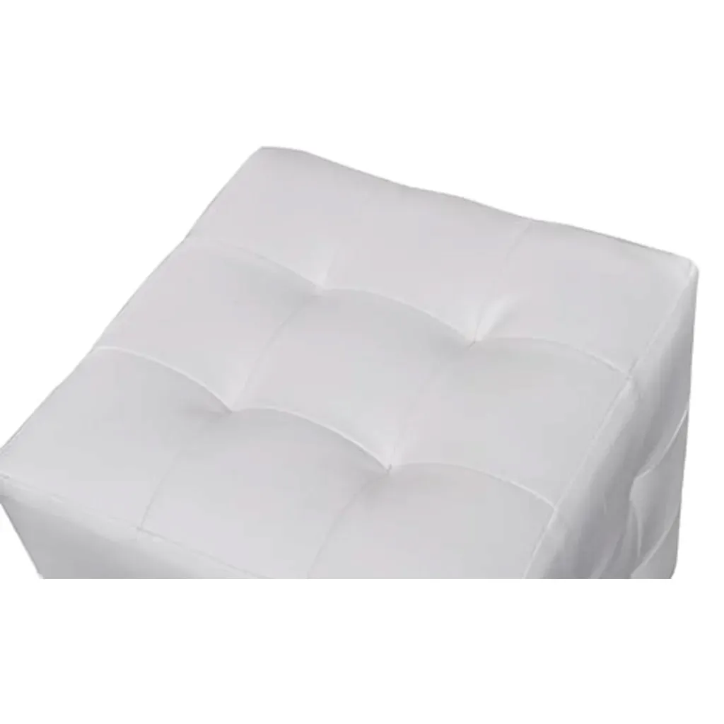 taborety-w-ksztalcie-kostek-biale