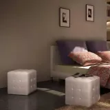taborety-w-ksztalcie-kostek-biale