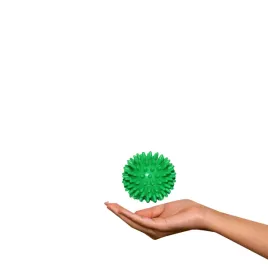 pilka-rehabilitacyjna-do-rak-i-stop-z-wypustkami-halcamp-7cm