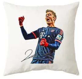 poduszka-lewandowski-z-autografem-producent