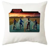 poduszka-stranger-things-producent