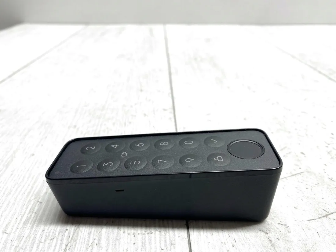 inteligentny-zamek-do-drzwi-switchbot-keypad-touch-czarny