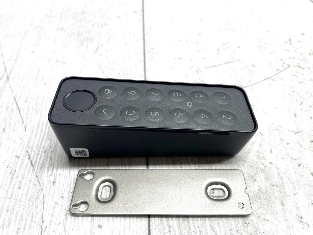 inteligentny-zamek-do-drzwi-switchbot-keypad-touch-czarny-stan-powystawowy