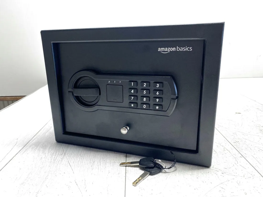 sejf-do-szuflady-amazon-basics-ds-110sam-czarny