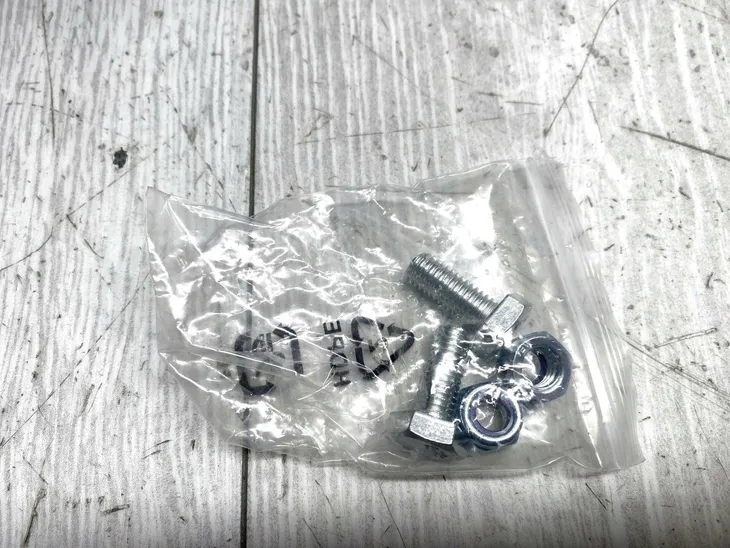 sejf-do-szuflady-amazon-basics-ds-110sam-czarny-liczba-polek-1