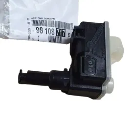 silownik-klapki-wlewu-paliwa-citroen-c3-peugeot-3008-5008-9810871780