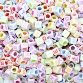 koraliki-do-wlosow-warkoczykow-literki-kolorowe