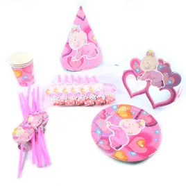 rozowy-zestaw-urodzinowy-talerzyki-kubki-czapki