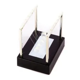 wahadlo-newtona-swiecace-kolyska-kulki-newtona