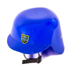 policyjny-helm-z-zapieciem-stroj-przebranie