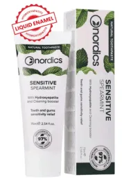 nordics-pasta-do-zebow-remineralizujaca-sensitive-z-plynnym-szkliwem-75-ml