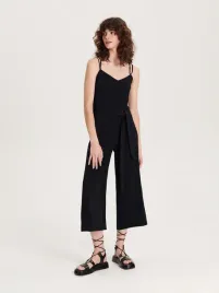 czarny-kombinezon-na-ramiaczkach-reserved-s