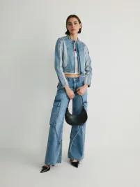 niebieskie-jeansy-wide-leg-z-kieszeniami-cargo-reserved-l