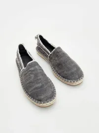 szare-espadryle-z-efektem-sprania-reserved-43