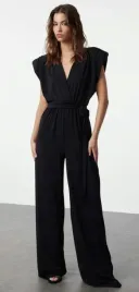 czarny-kombinezon-z-paskiem-trendyol-m