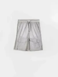 szare-szorty-z-kieszeniami-reserved-134