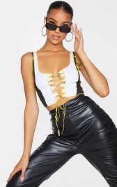 bialy-top-na-ramiaczkach-prettylittlething-m