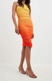 zolta-siateczkowa-sukienka-na-jedno-ramie-na-kd-m