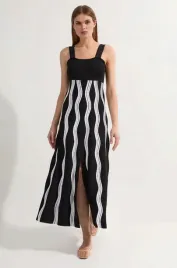 czarna-sukienka-dzianinowa-ze-wzorem-karen-millen-xs