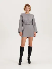 szara-sukienka-mini-z-paskiem-reserved-xs