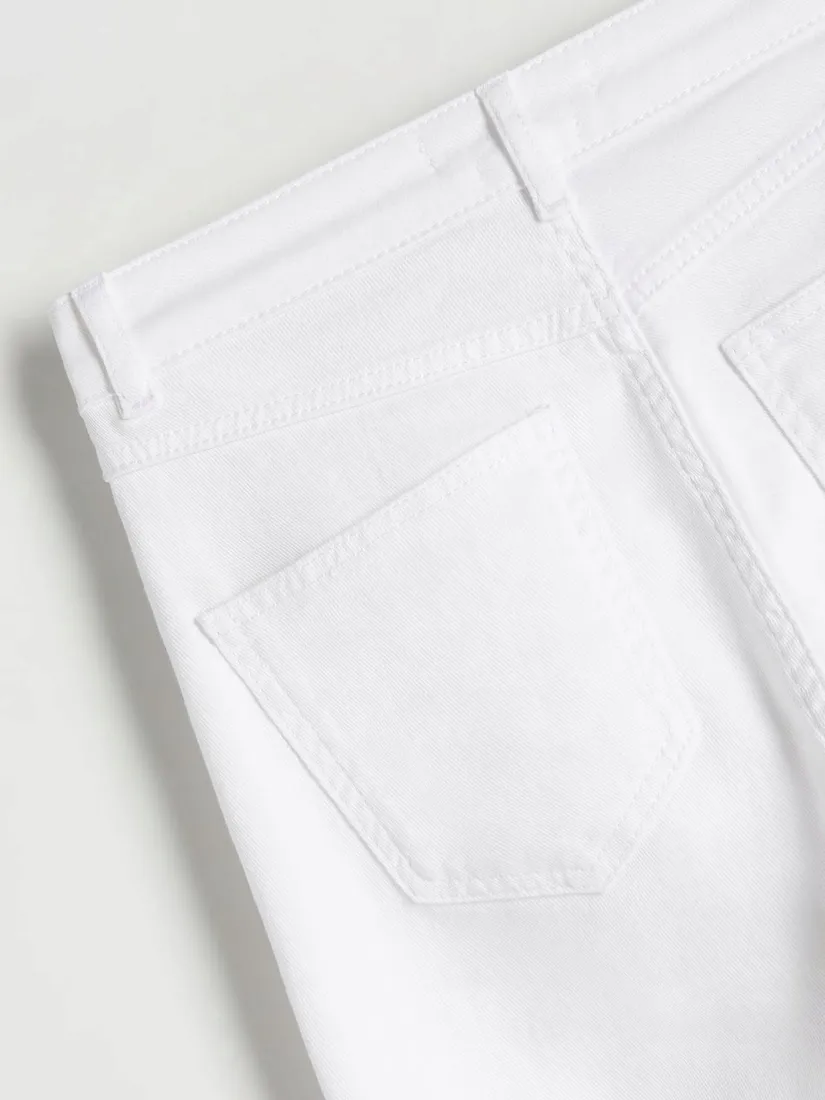 biale-spodnie-jeansowe-reserved-s