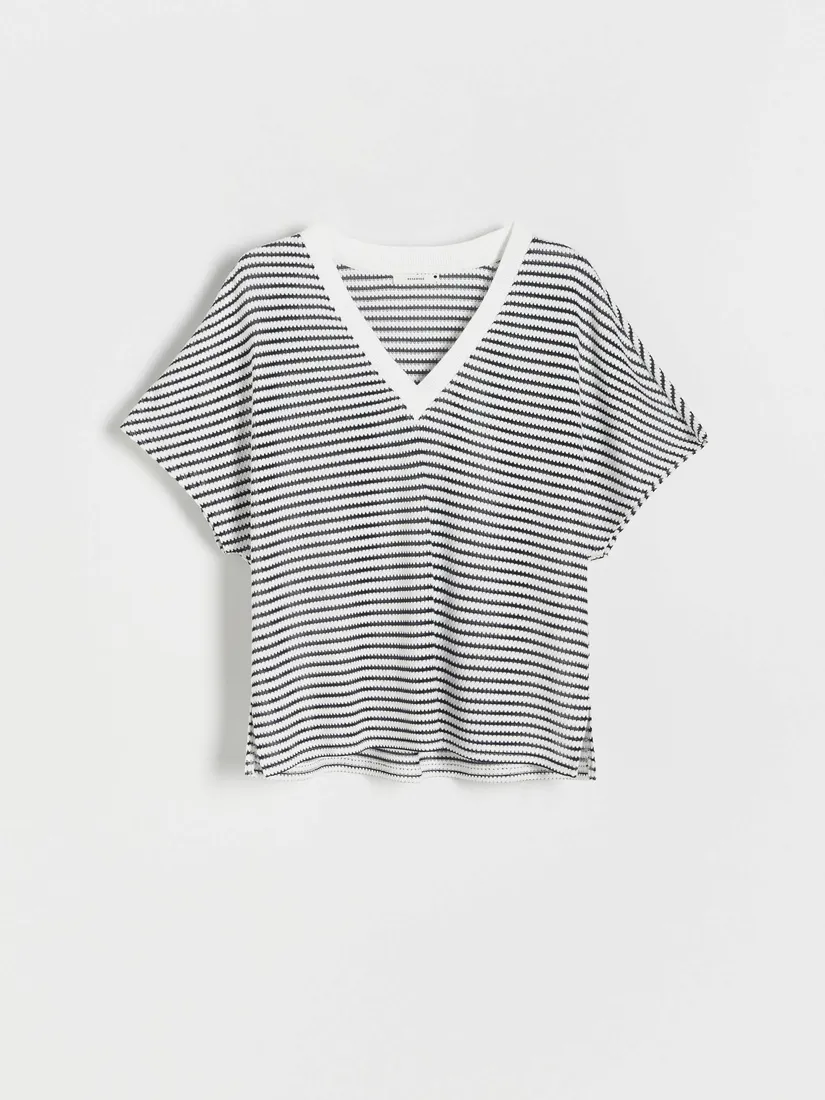 bialy-t-shirt-w-paski-oversize-reserved-s