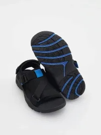 czarne-sandaly-na-rzepy-reserved-36