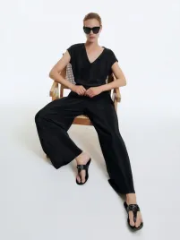 czarne-skorzane-klapki-z-ozdobnym-detalem-reserved-37