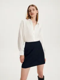 niebieska-spodnica-mini-z-zamkiem-reserved-l