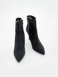 czarne-botki-ze-zdobieniami-reserved-41