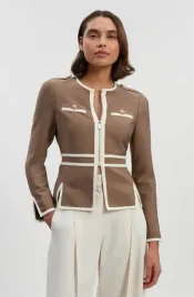 brazowa-kurtka-z-kontrastowa-lamowka-i-rozcieciem-karen-millen-m