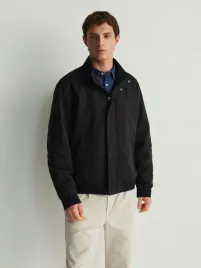 czarna-kurtka-ze-stojka-reserved-s