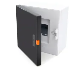 rozdzielnica-natynkowa-1x4-skrzynka-elektryczna-4-modulowa-z-poziomnica
