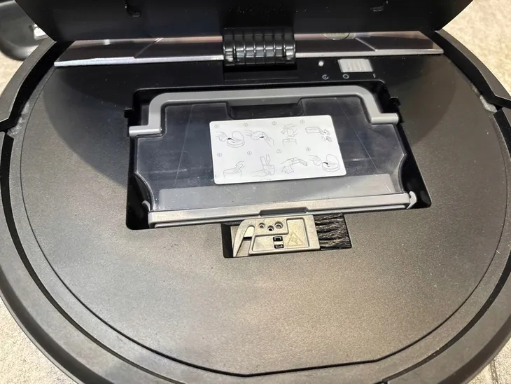 robot-sprzatajacy-mopujacy-irobot-roomba-combo-2w1-kolor-dominujacy-srebrny-szary