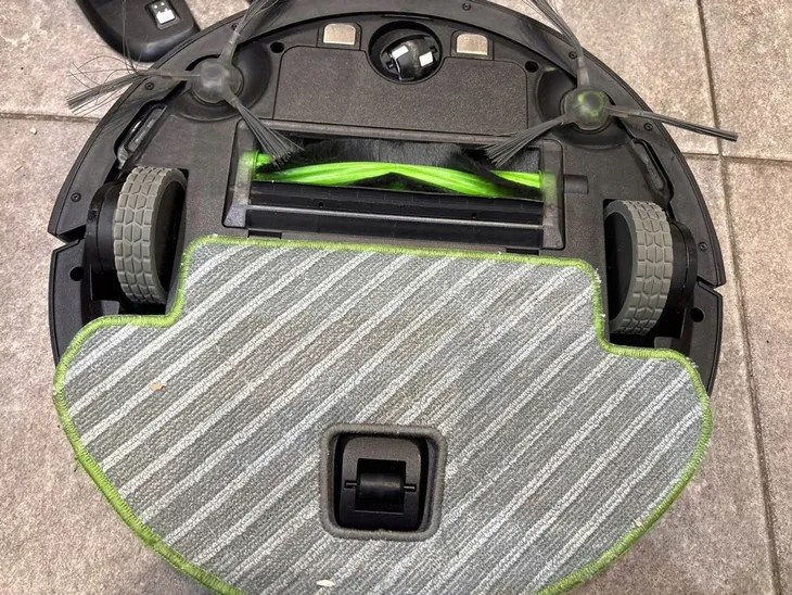 robot-sprzatajacy-mopujacy-irobot-roomba-combo-2w1-typ-akumulatora-niklowo-metalowo-wodorkowy