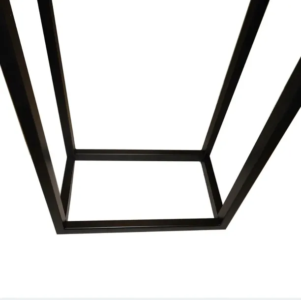 stojak-na-drewno-domek-material-wykonania-metal