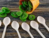 lyzeczki-biale-plastikowe-100-szt-kolor-bialy
