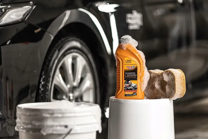 szampon-samochodowy-z-woskiem-moje-auto-13-l-waga-z-opakowaniem-1-4-kg-stan-nowy