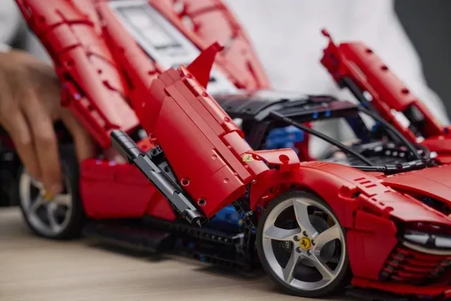 42143-lego-technic-ferrari-daytona-sp3-marka-lego